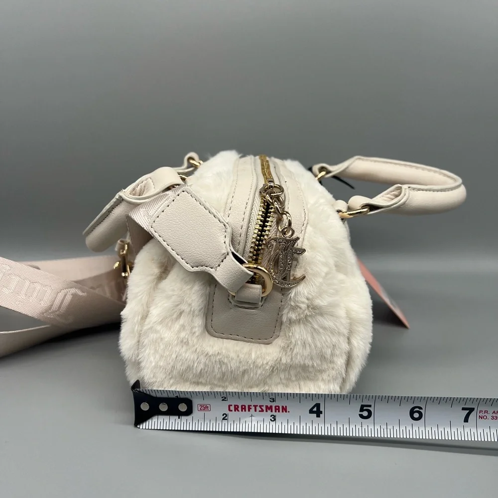 Juicy couture semi charmed satchel purse